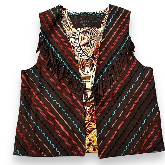 1993 Handmade Native American Vest Chief Many Feathers Weeps Embroidered Fringe - Picture 4 of 8